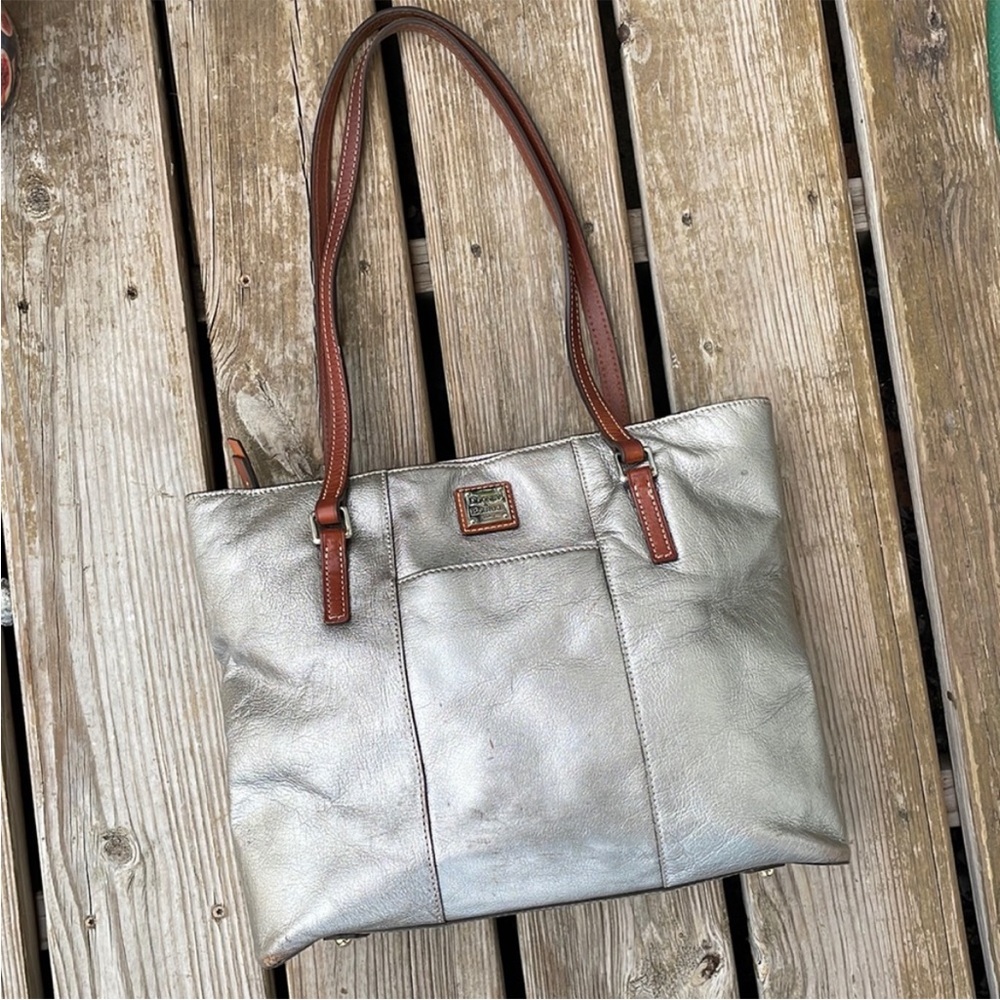 Dooney & Bourke leather tote bag